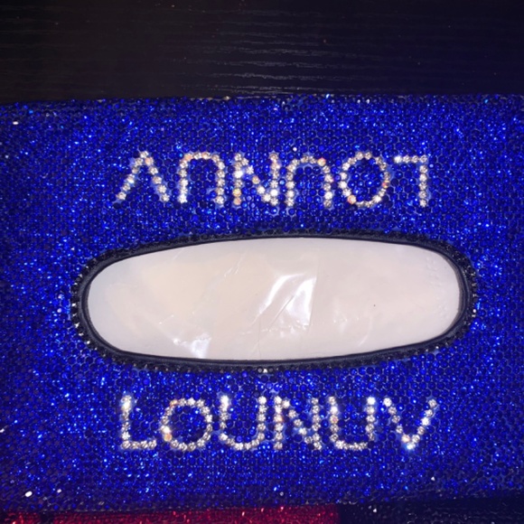 Bedazzled LOUNUV Tissue Box - Picture 6 of 12